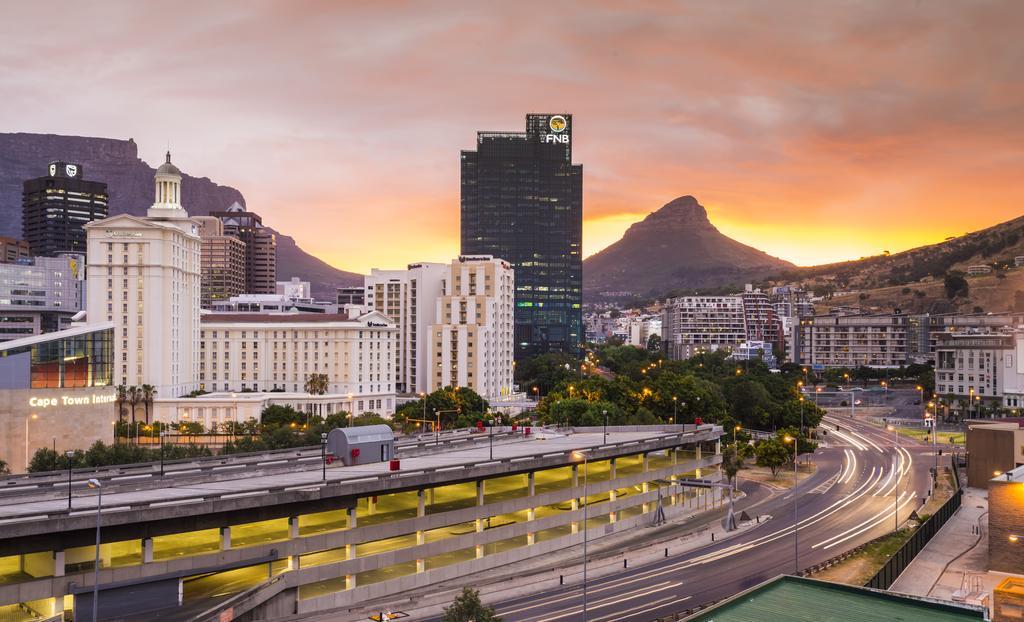 Aha Harbour Bridge & Aparthotel Cape Town